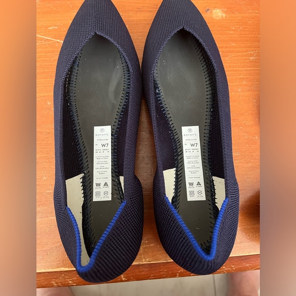 Rothy’s Women’s Navy Blue Point Toe Flats, Size 7 - Picture 2 of 6